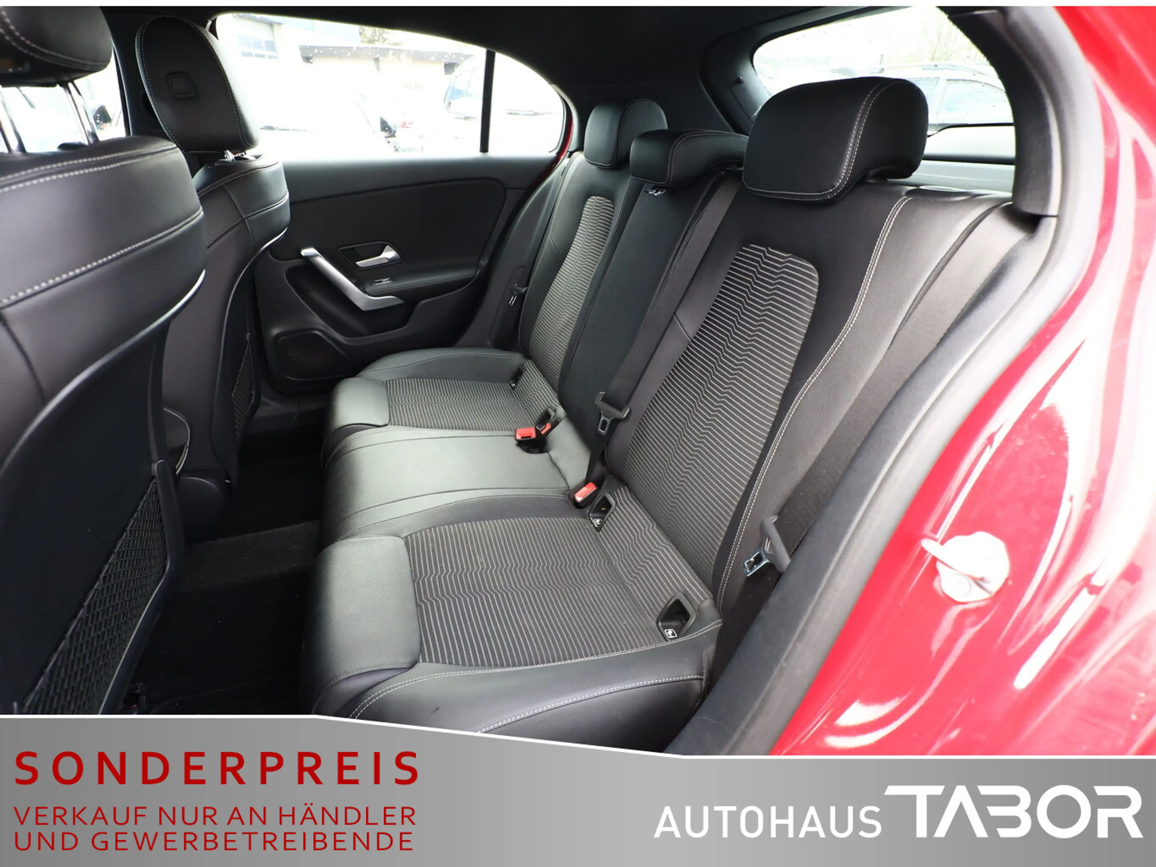 Mercedes-Benz A 220 A 220 DCT 4Matic Progressive LED Nav Kam ParkAs — photo 10