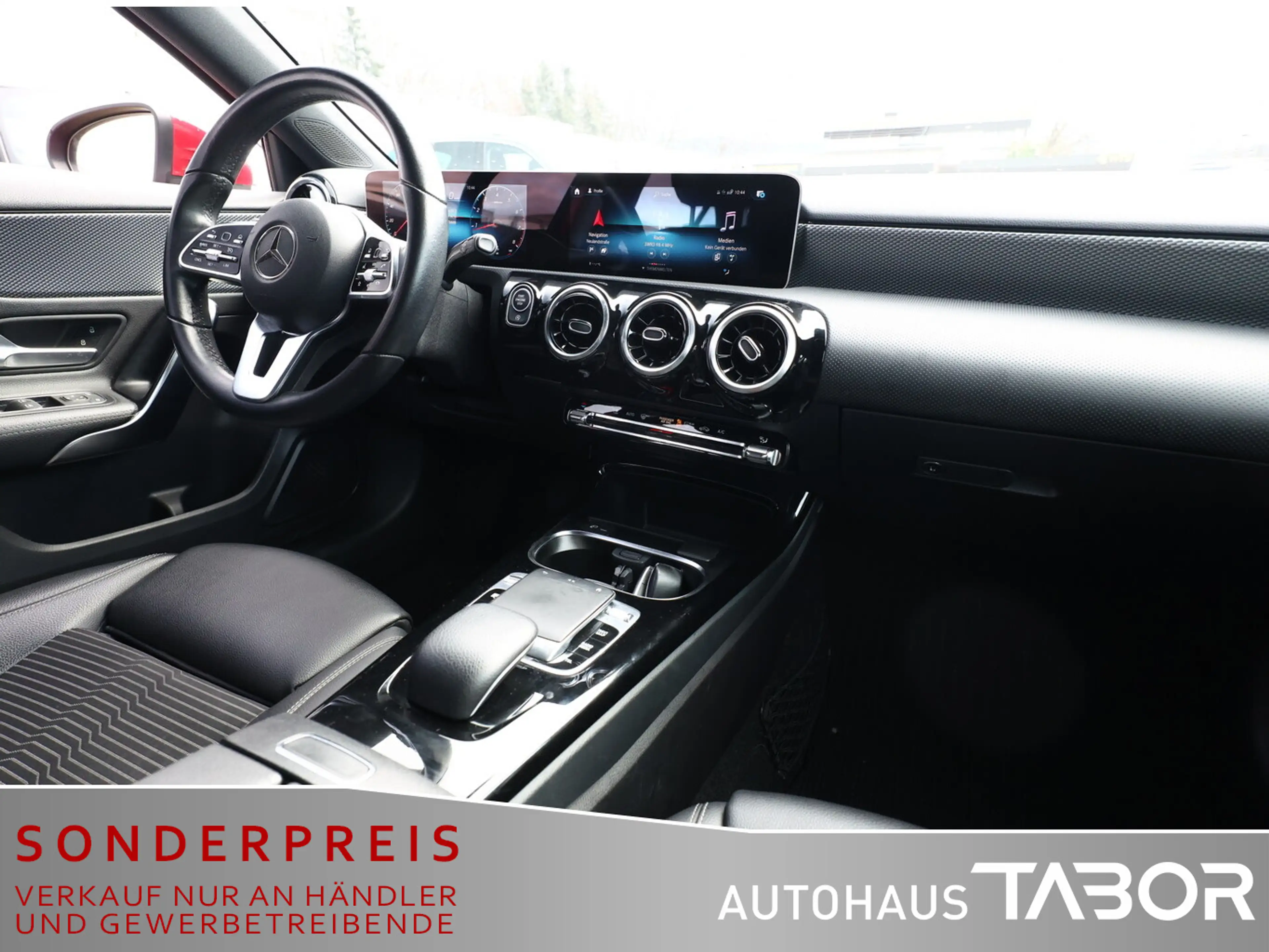 Mercedes-Benz A 220 A 220 DCT 4Matic Progressive LED Nav Kam ParkAs — photo 9