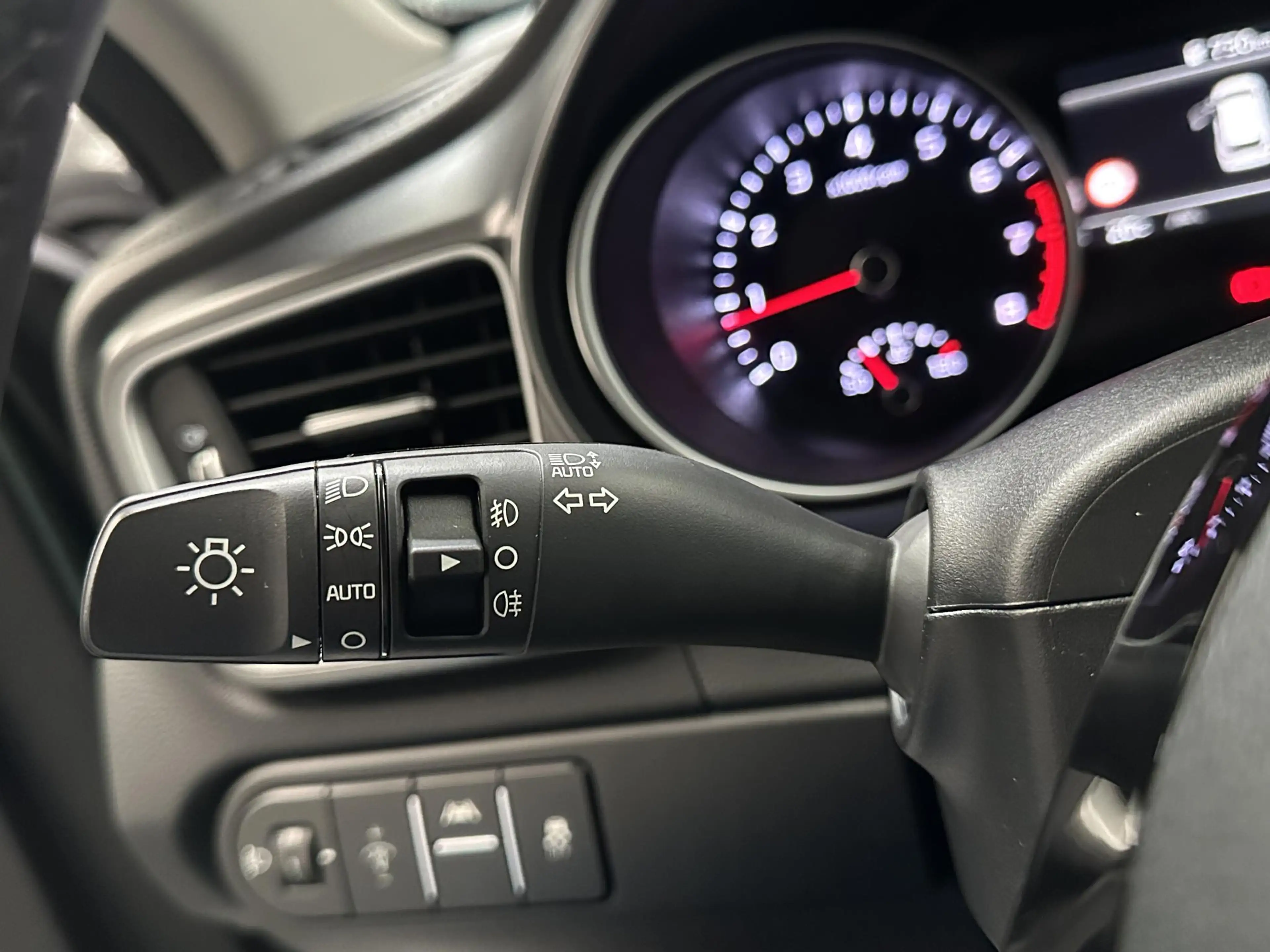 Kia Ceed SW / cee'd SW Sportswagon 1.5 T-GDi DynamicLine — photo 9