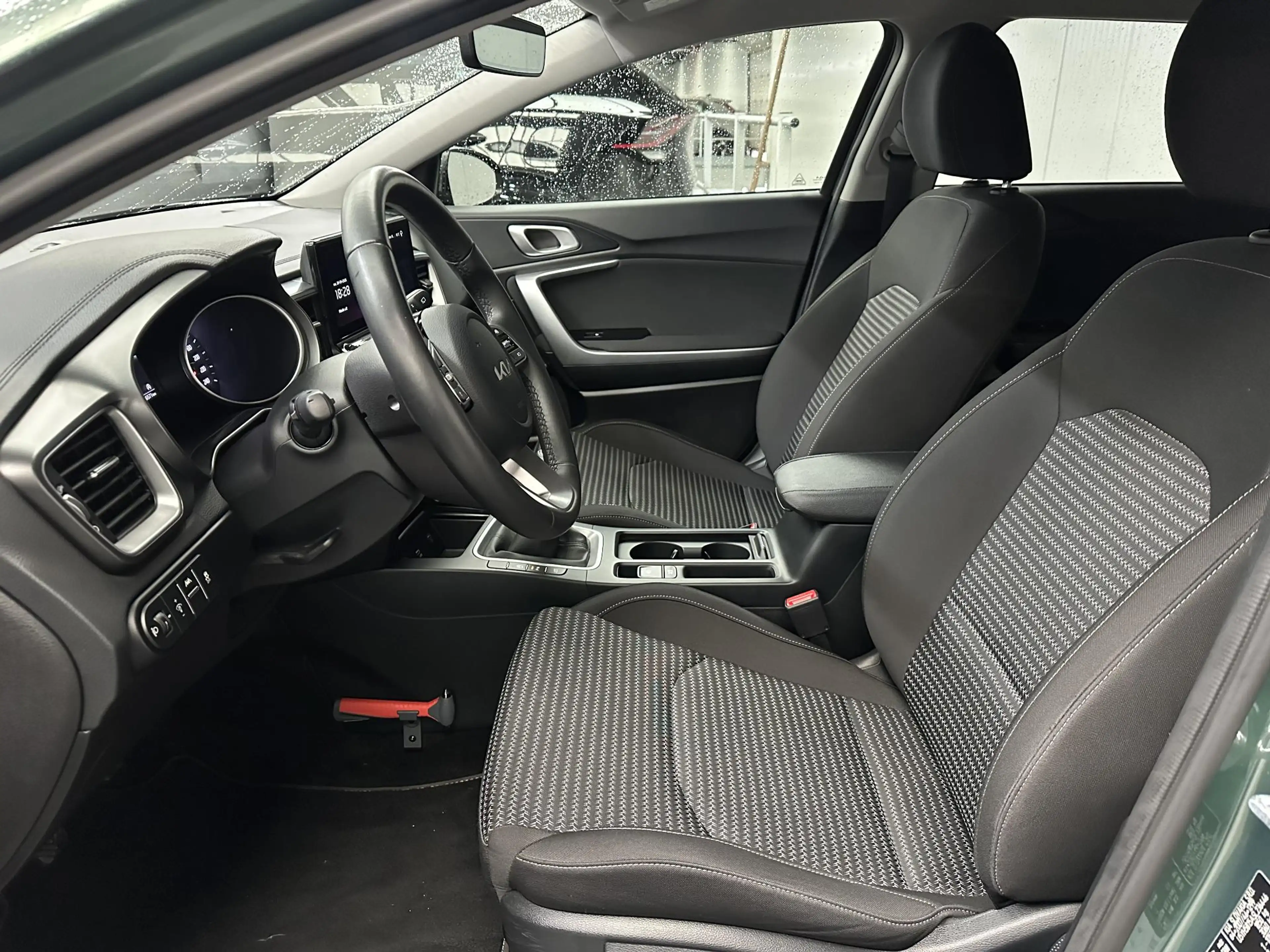 Kia Ceed SW / cee'd SW Sportswagon 1.5 T-GDi DynamicLine — photo 2