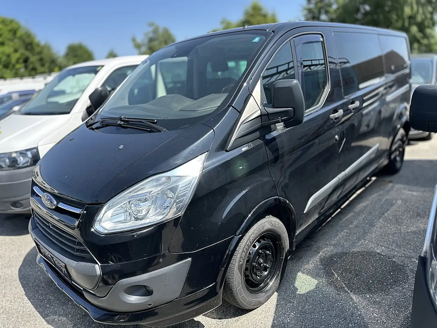 Ford Transit Custom DOPPELKABINE 2,0 TDCi Schwarz - 2