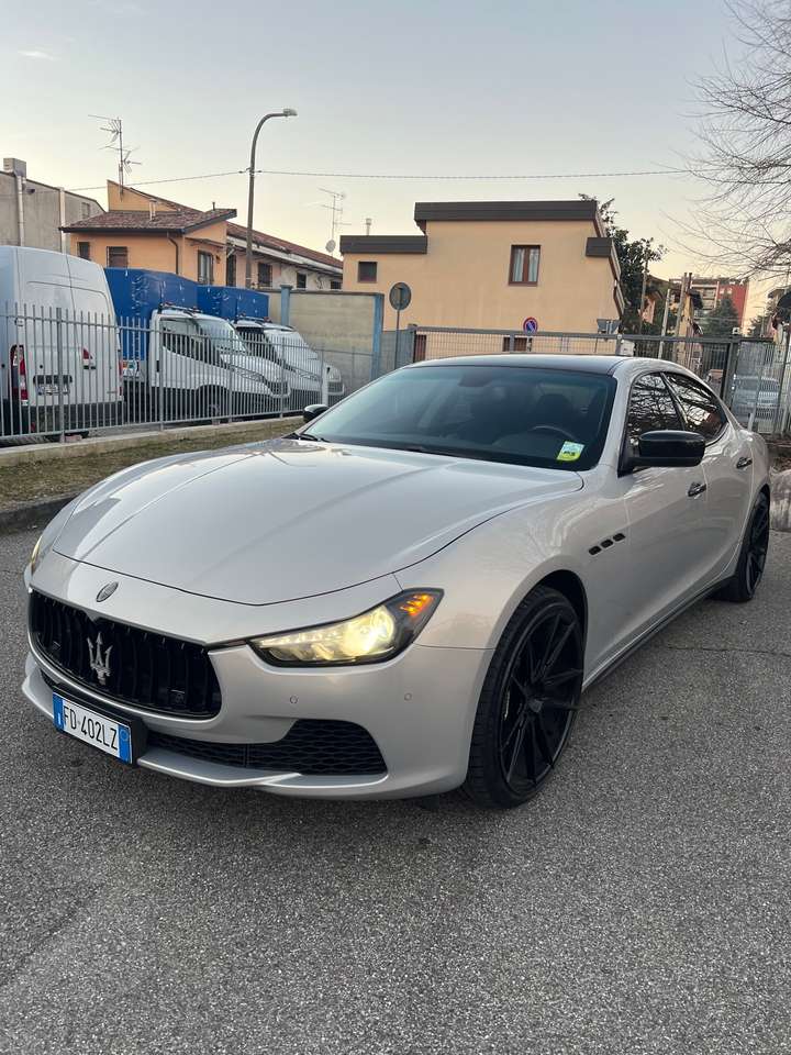 Maserati Ghibli 3.0 V6 bt 330cv auto