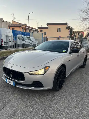 Maserati Ghibli 3.0 V6 bt 330cv auto