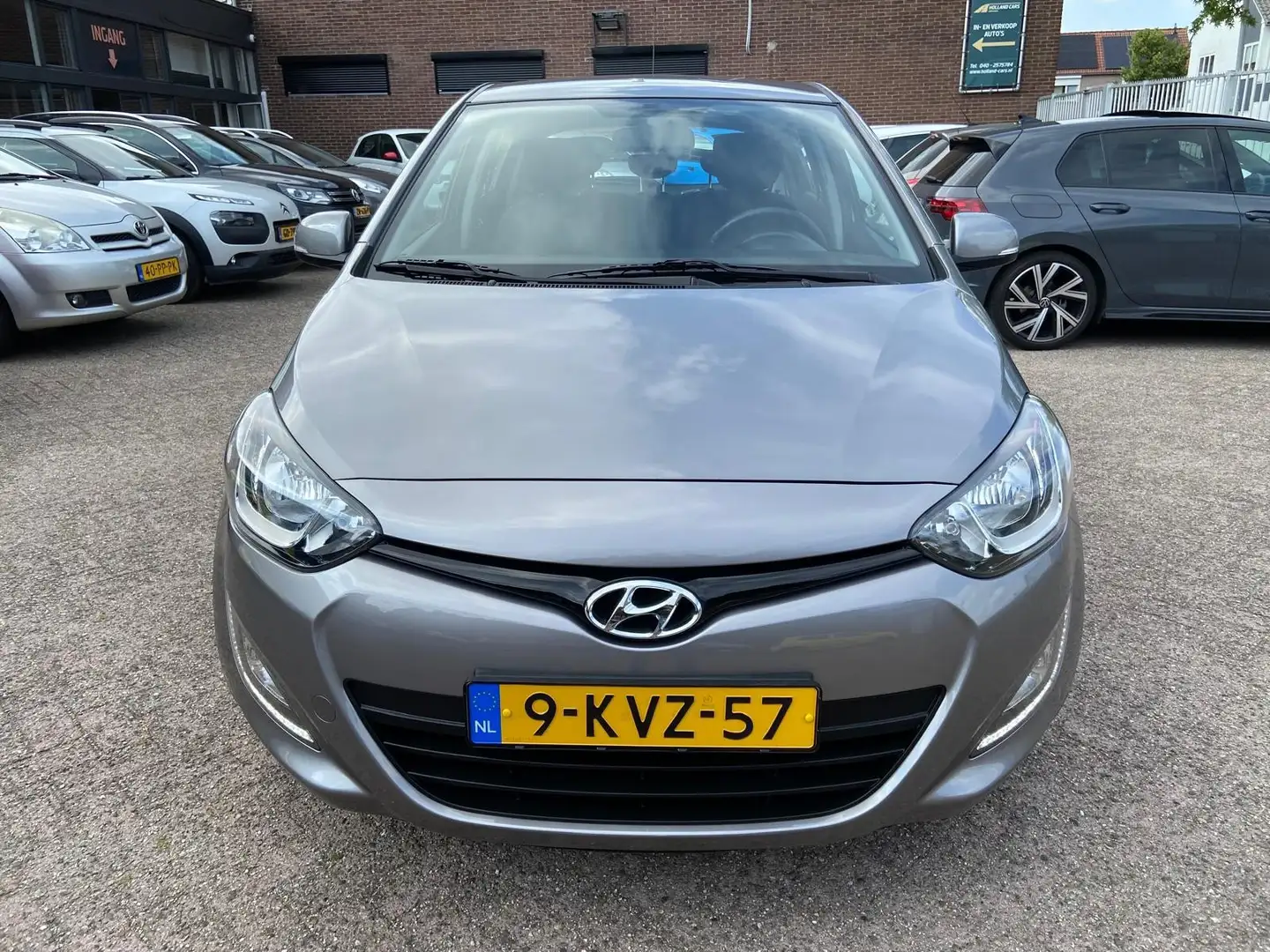 Hyundai i20 1.2i i-Deal 5-deurs - Airco - Bluetooth/handsfree Grijs - 2