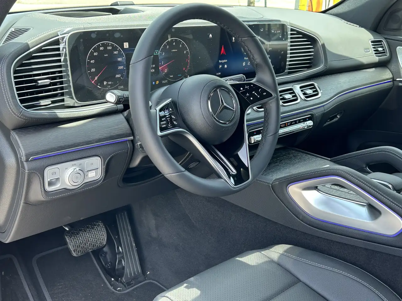 Mercedes-Benz GLE снимка Mercedes-Benz GLE