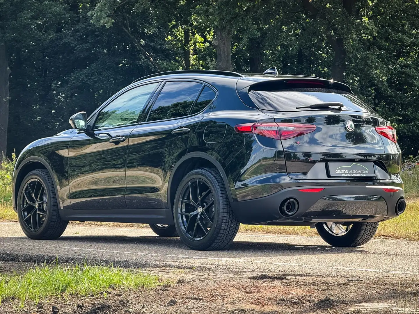 Alfa Romeo Stelvio 2.0 T AWD B-Tech | CarPlay | Panorama | Clime | Ad Zwart - 2