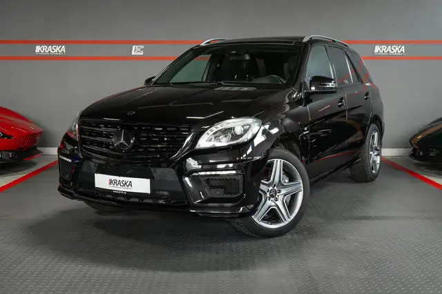Mercedes-Benz ML 63 AMG V8 designo AHK RFK SHZ PANO H&K STHZ