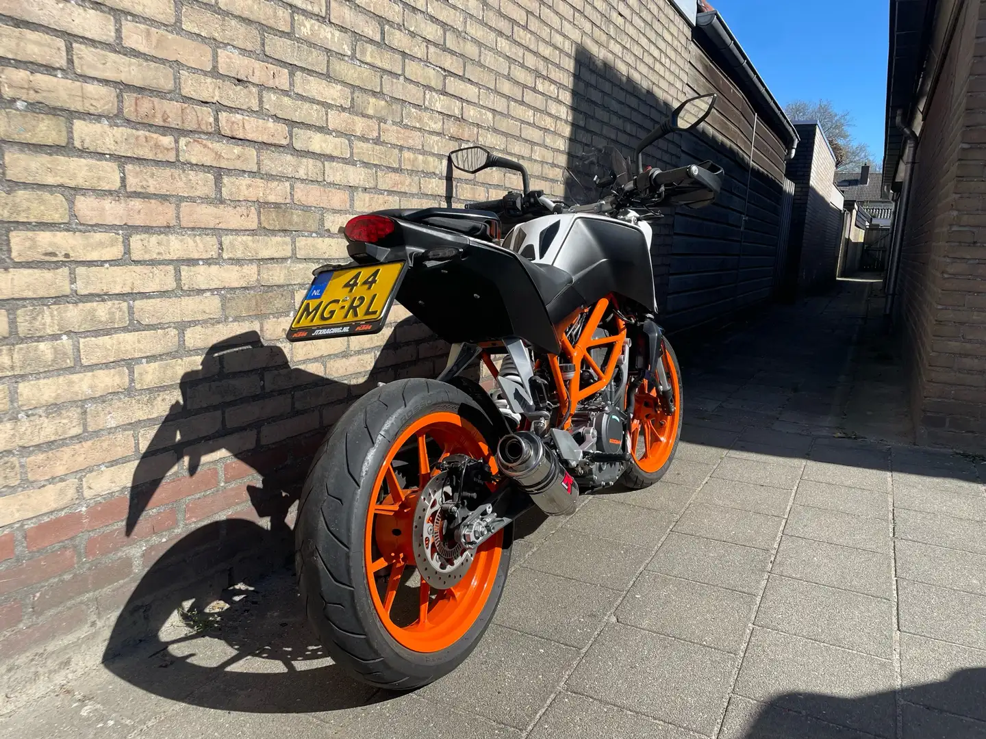KTM 390 Duke Alb - 2