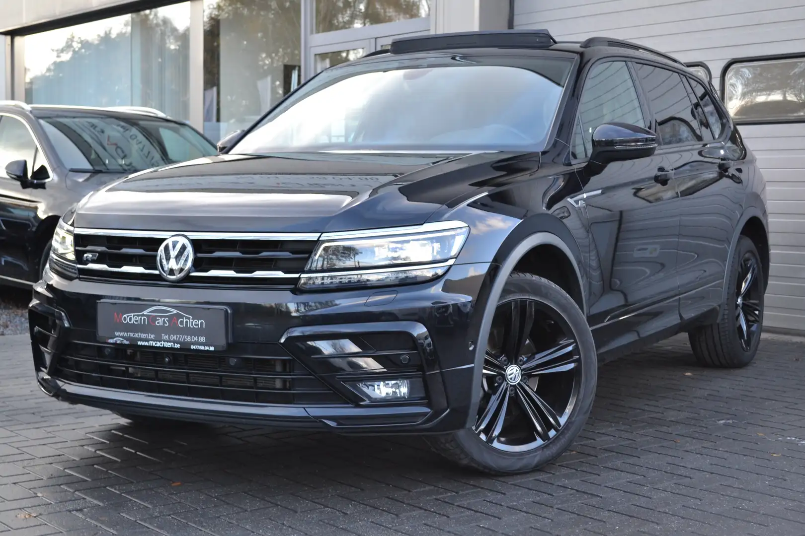 Volkswagen Tiguan Allspace Tiguan Allspace 2.0 TDI DSG Highline R-LINE. 7PL.. Zwart - 1