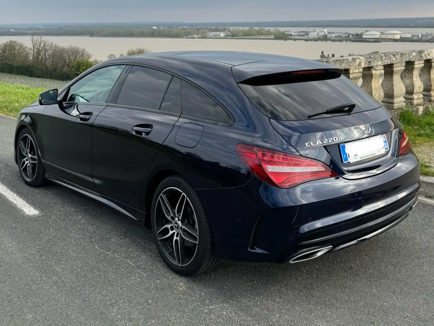 Mercedes-Benz CLA 220 CLA Shooting Brake 220 d 7G-DCT Fascination Bleu - 2