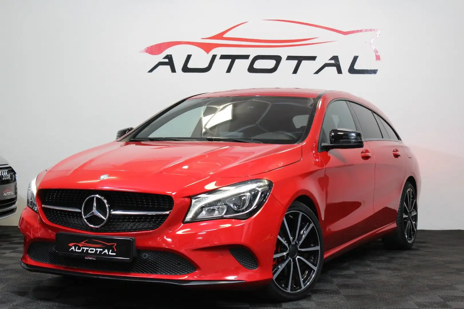 Mercedes-Benz CLA 220 CDI*Shooting Brake*Navi*Kamera*H&K*Stand Rouge - 1