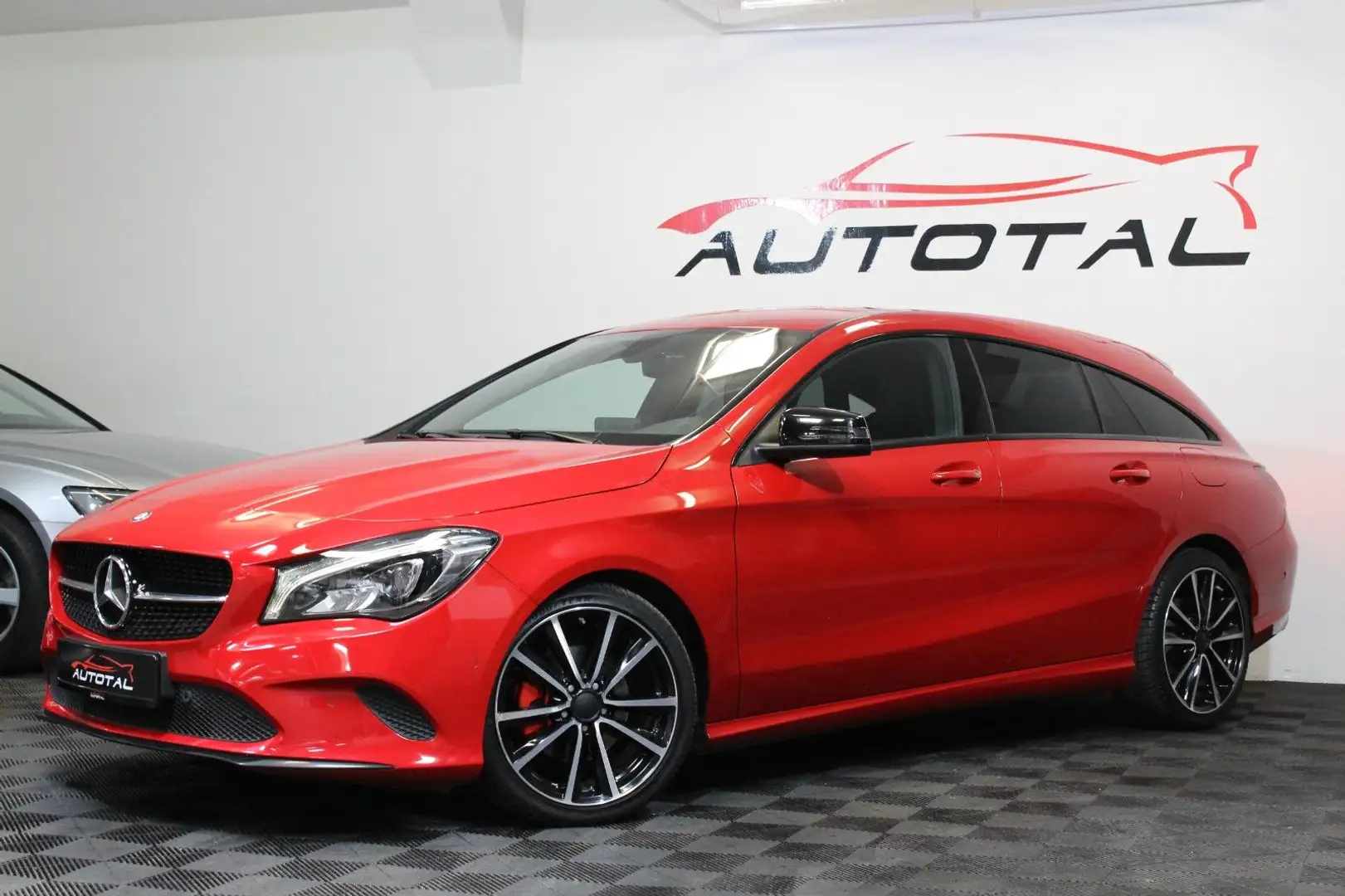 Mercedes-Benz CLA 220 CDI*Shooting Brake*Navi*Kamera*H&K*Stand Rouge - 2
