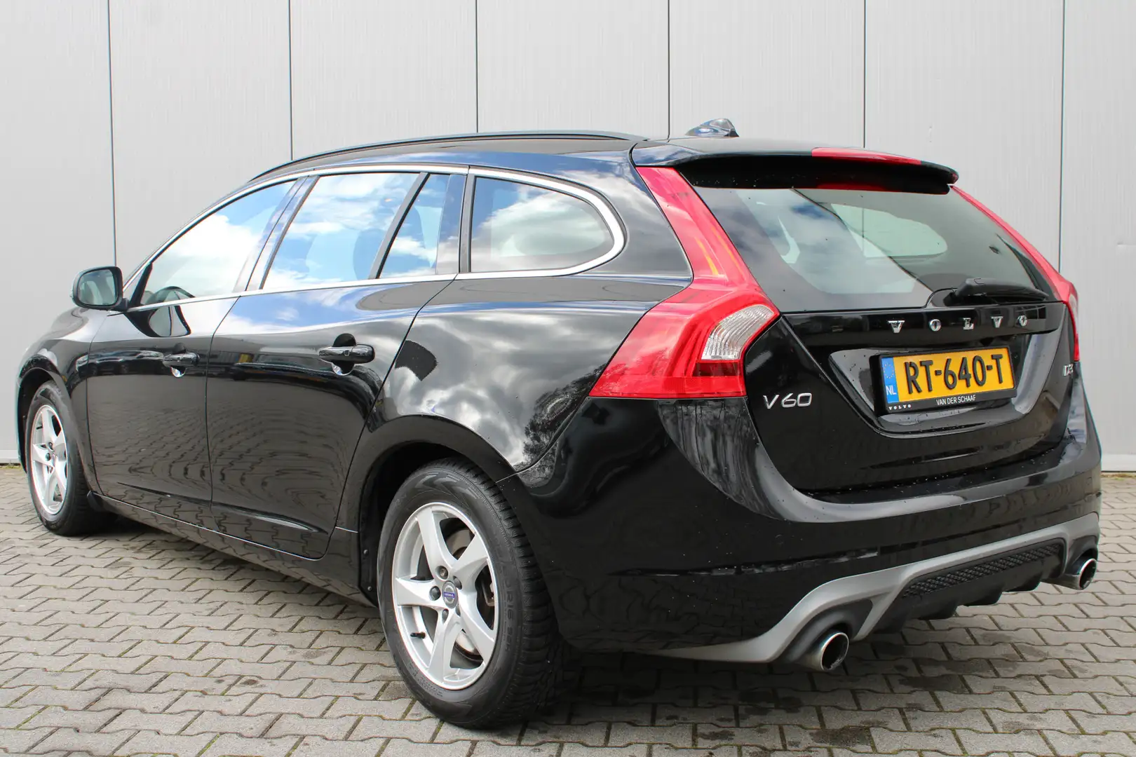 Volvo V60 2.0 D3 R-Design | Keyless Drive | Achteruitrijcame Noir - 2