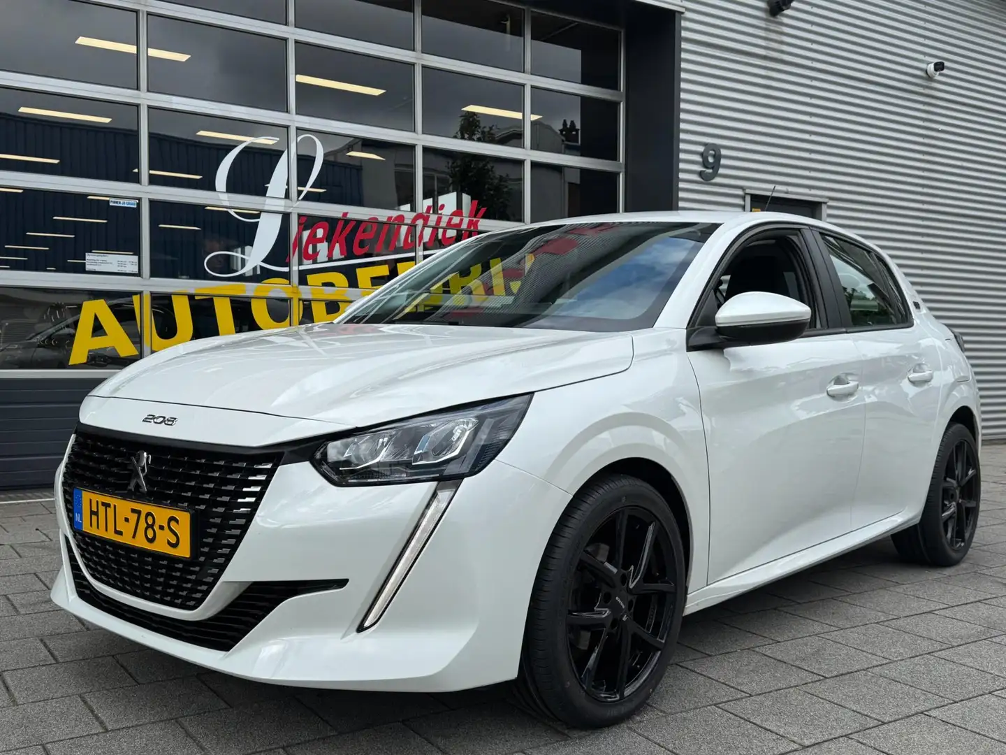 Peugeot 208 1.2 PureTech Active Pack - Apple CarPlay/Navigatie Blanc - 1