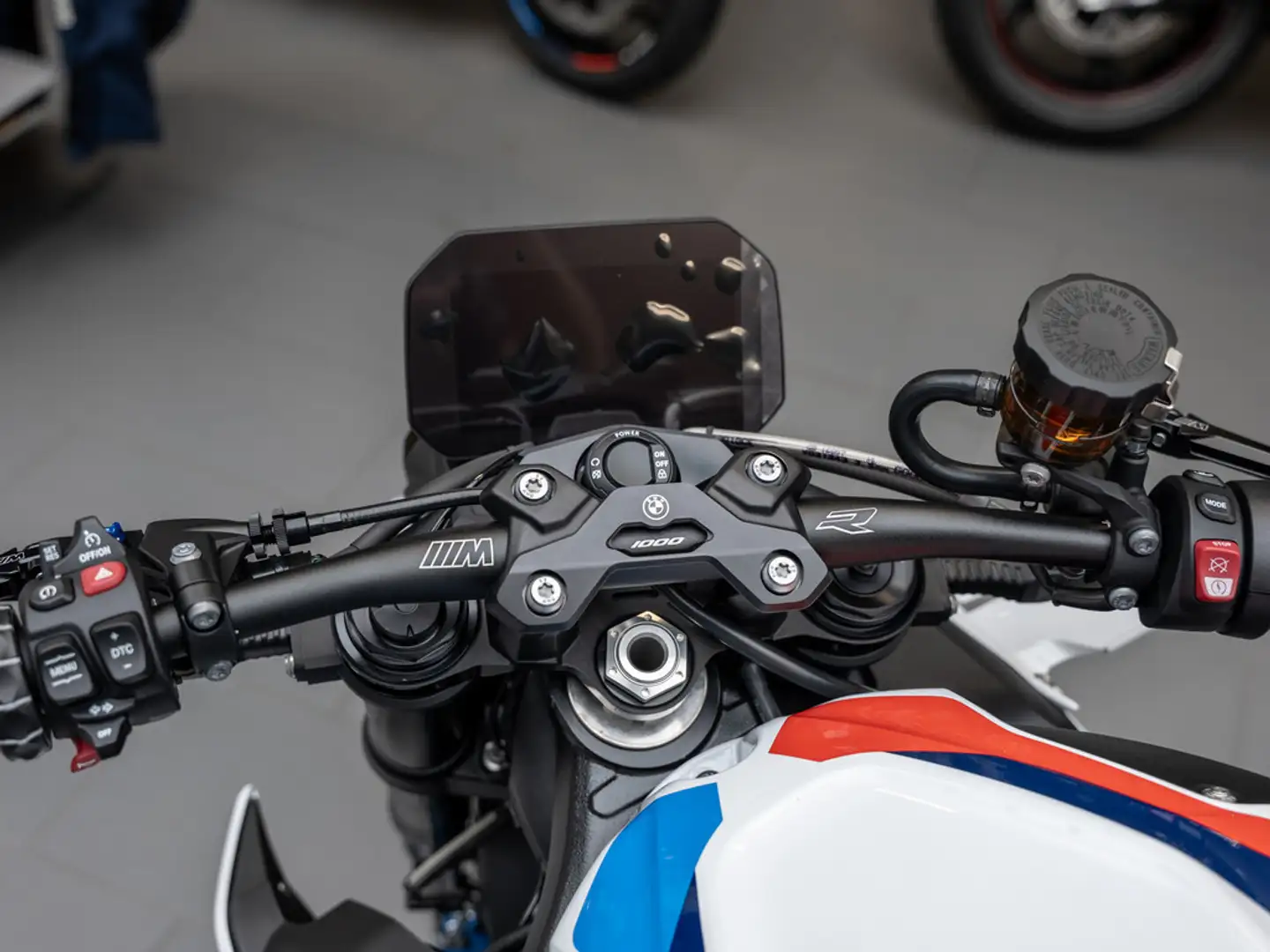 BMW M 1000 R AKRAPOVIC GRIFFHEIZUNG LED Weiß - 2