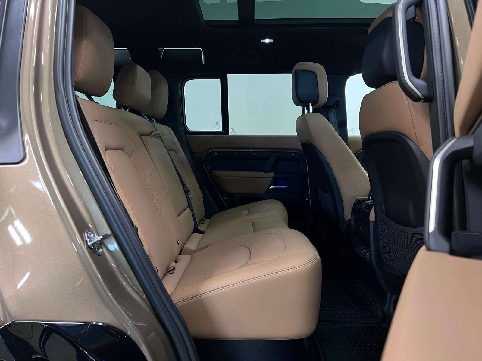 2026 Land Rover Defender 110 P400 X-DYNAMIC SE thumb 24