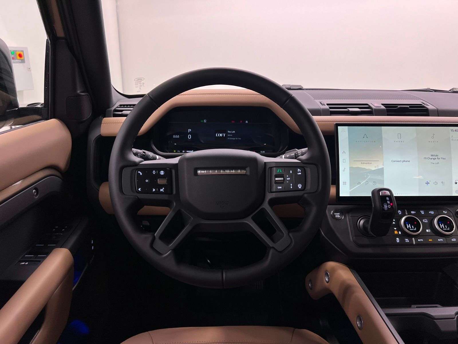 2026 Land Rover Defender 110 P400 X-DYNAMIC SE thumb 15