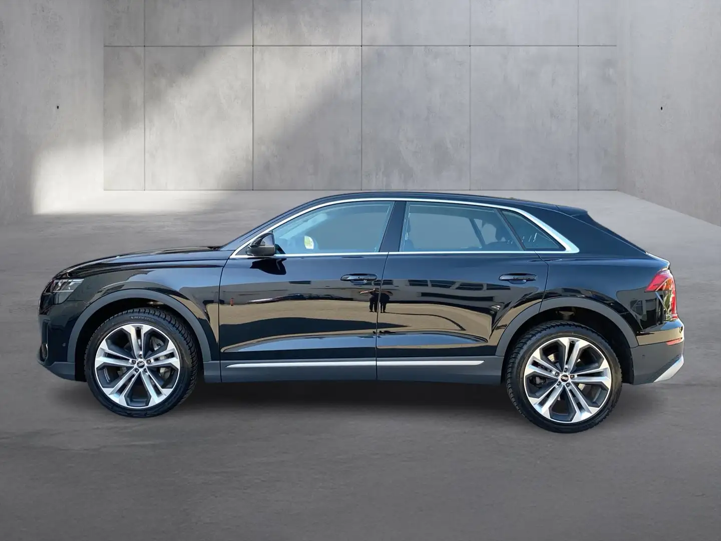 Audi Q8 50 TDI quattro Schwarz - 2