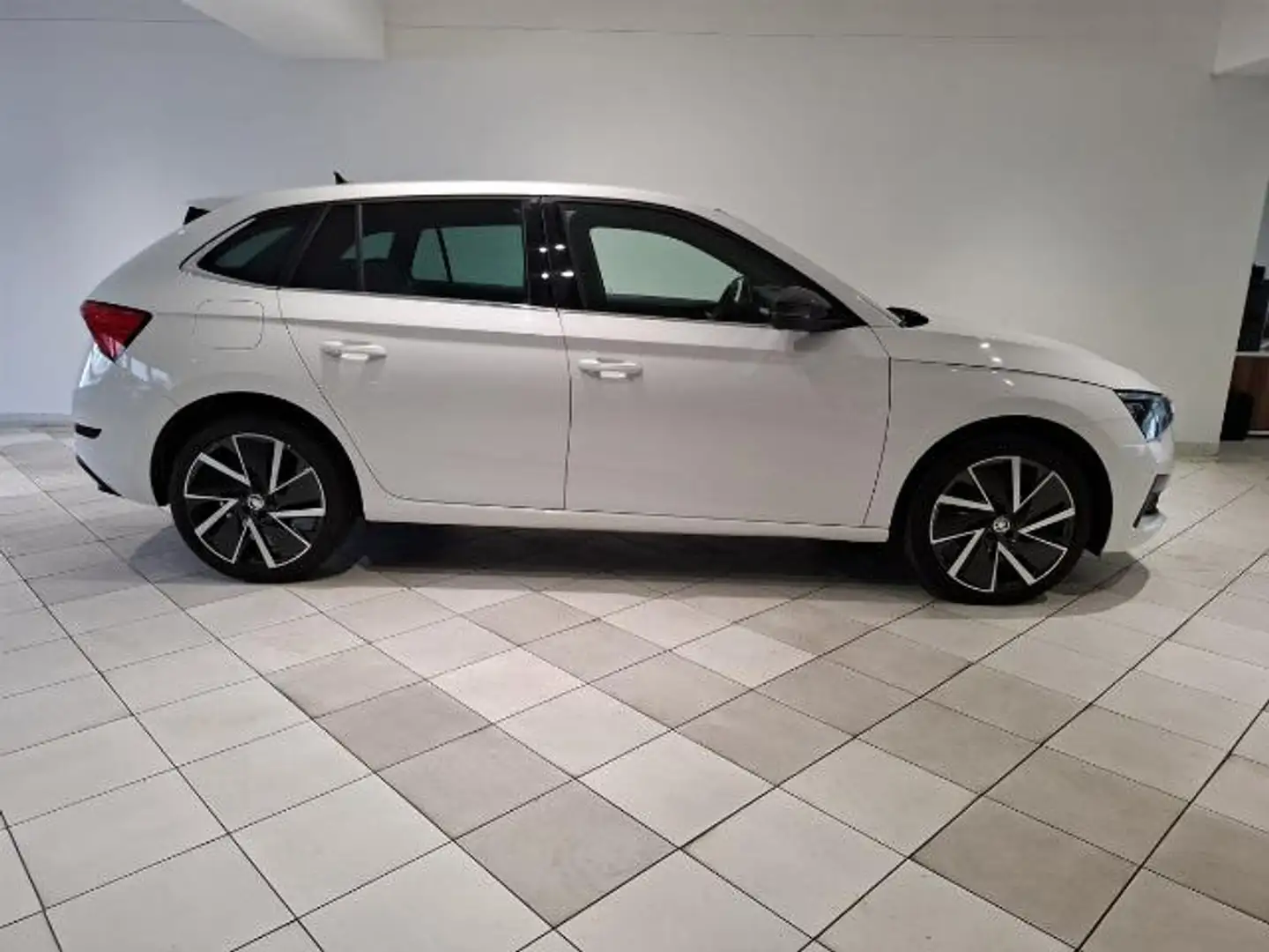Skoda Scala 1.6TDI STYLE LED 18" LM APP Weiß - 2