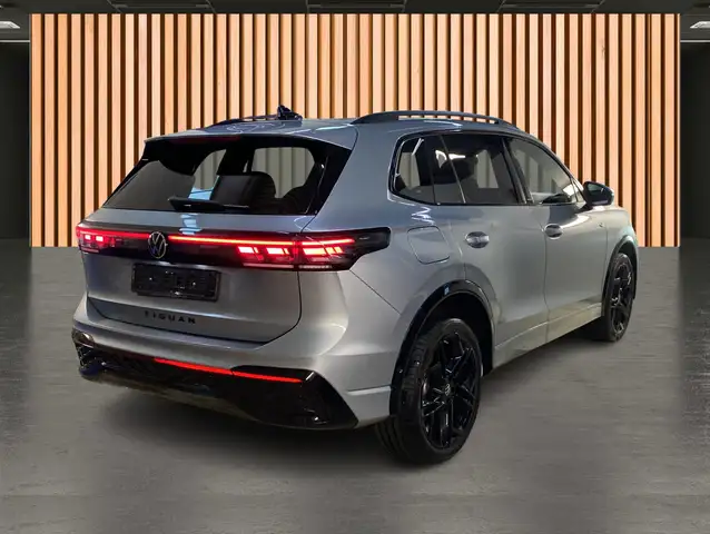 Volkswagen Tiguan view 6