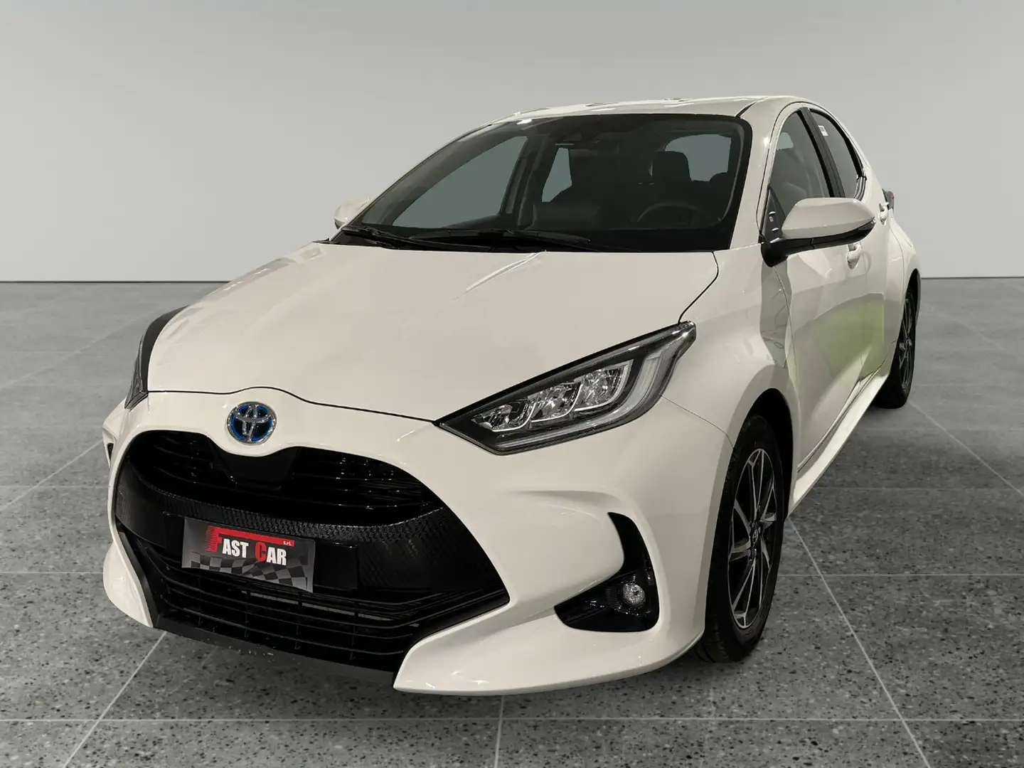 Toyota Yaris 1.5 Hybrid 5 porte Trend Bianco - 1
