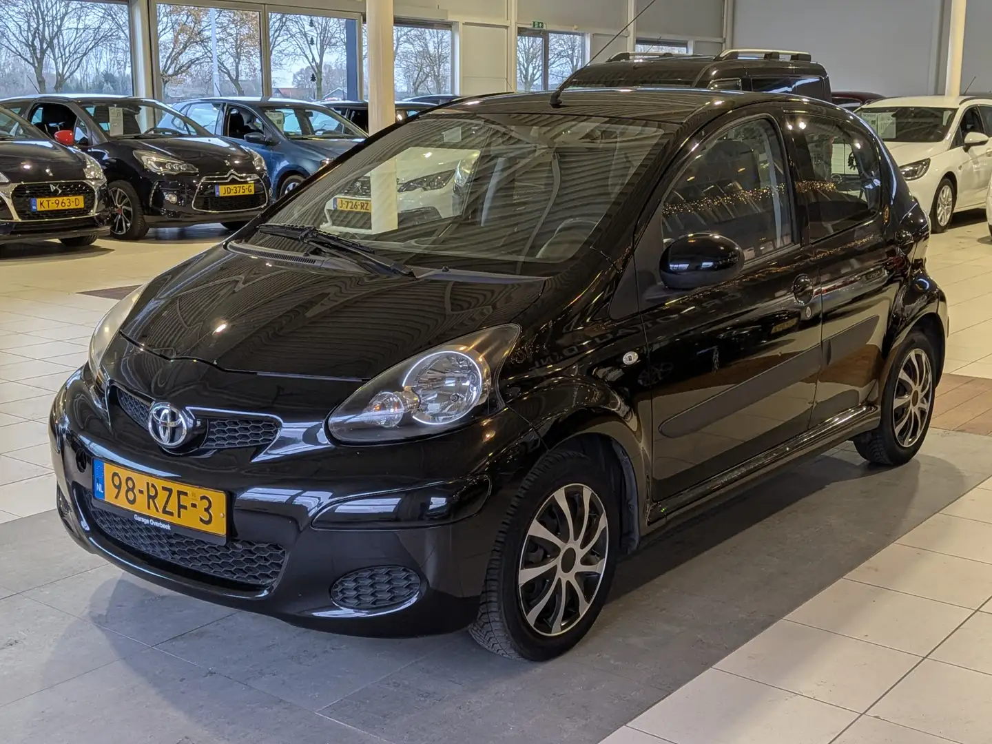 Toyota Aygo 1.0-12V Comfort Navigator Automaat Airco, Stuurbek Zwart - 2