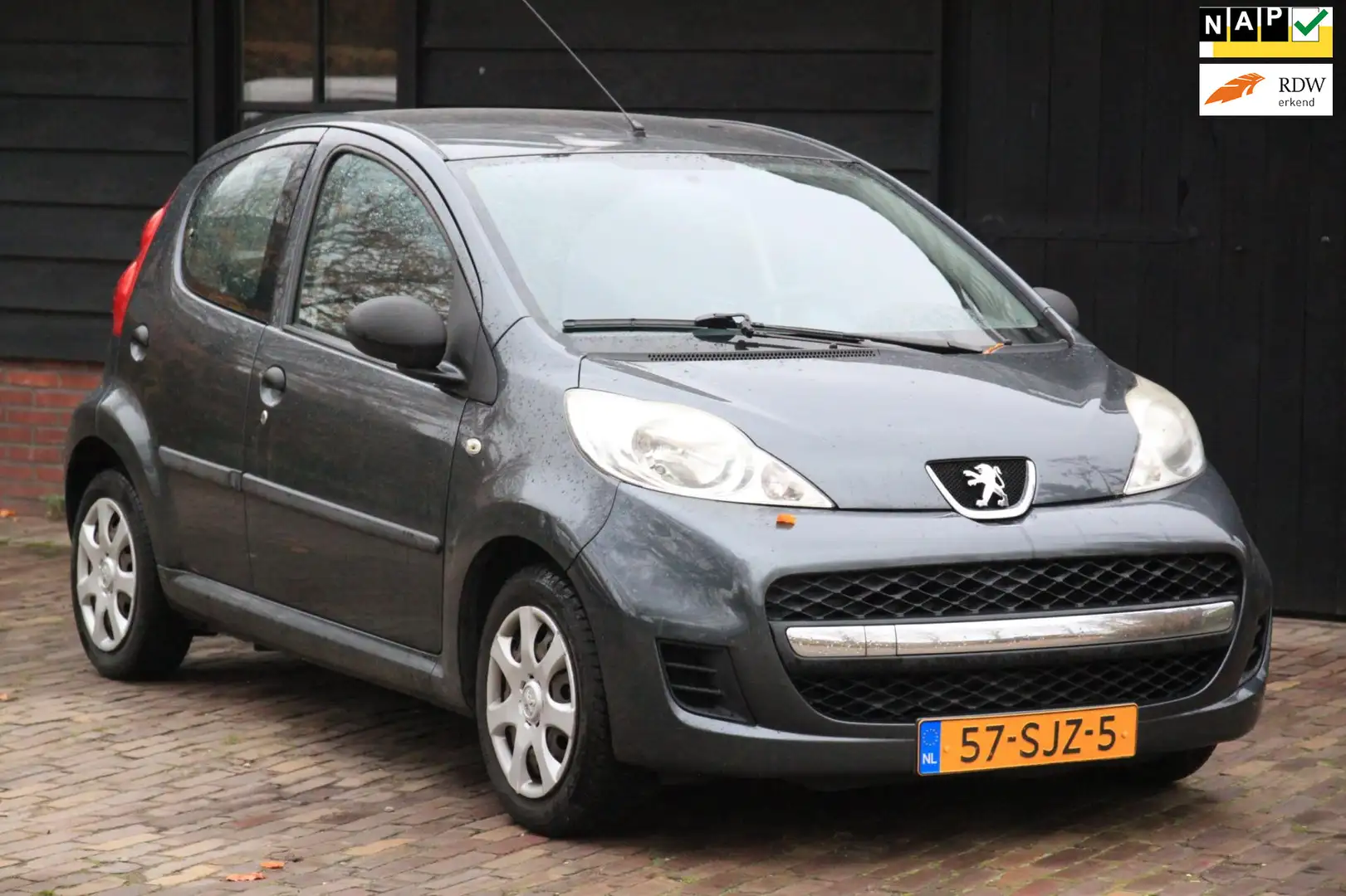 Peugeot 107 1.0-12V XR Airco/5 Deurs/Apk 11-2026 Gris - 1