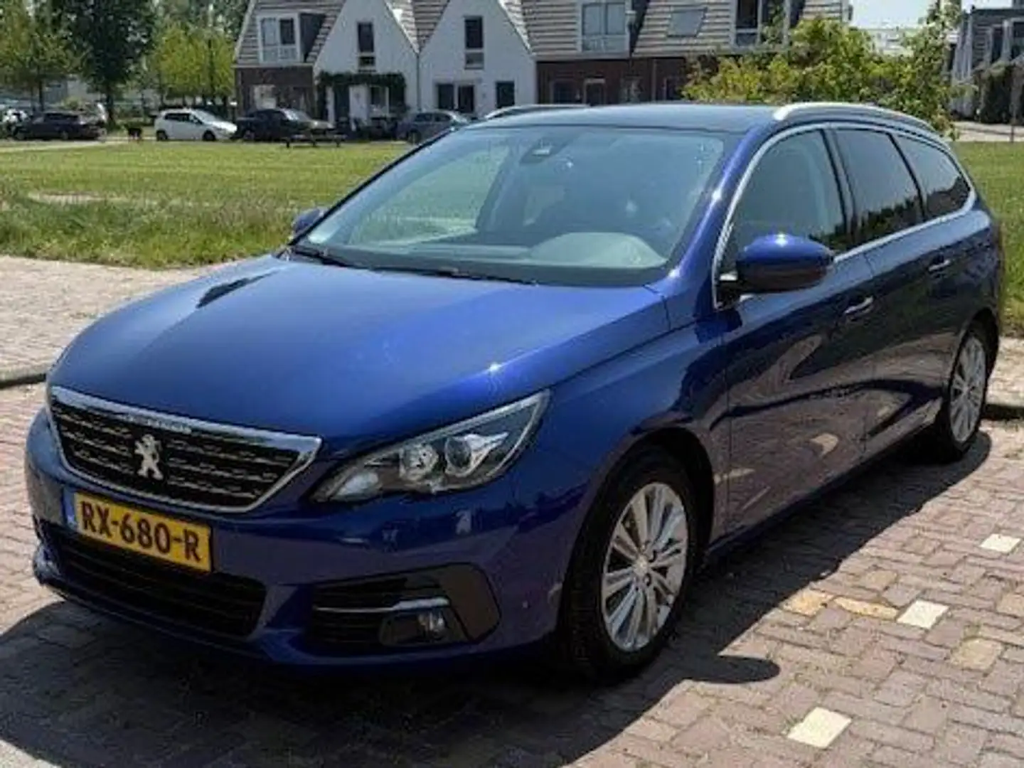 Peugeot 308 308 1.2 PureT.Blue - nieuwe distributie - remschij Blauw - 1