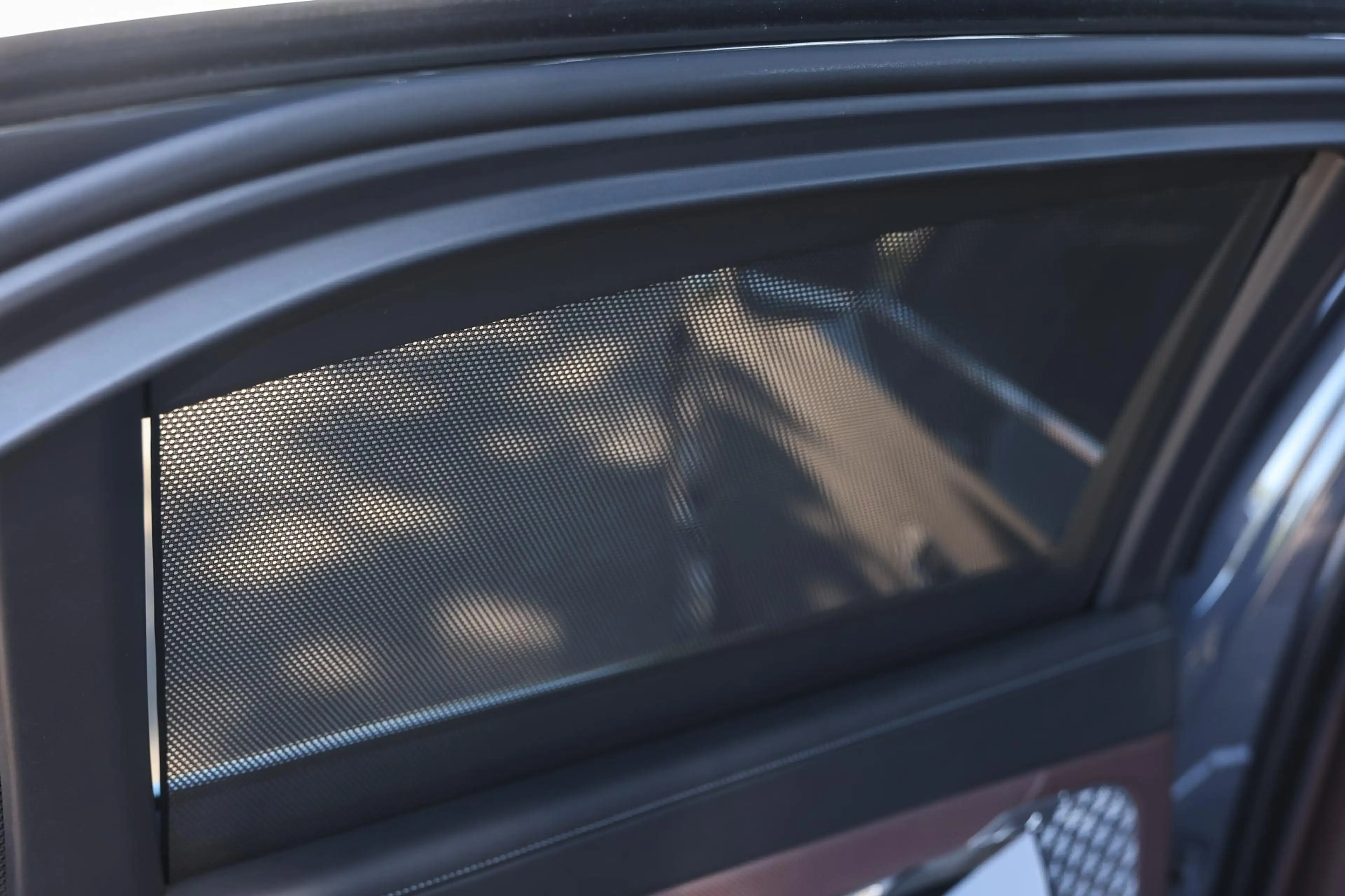 BMW i7 xDrive60 M Sport / Panoramadak Sky Lounge / Trekha — photo 15
