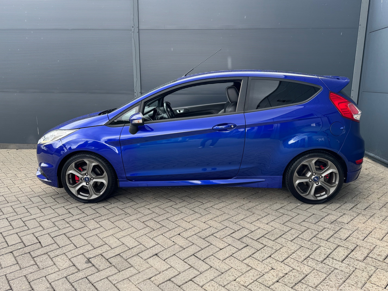 Ford Fiesta 1.6 ST2 / Nw Riem / Recaro / Led — photo 9