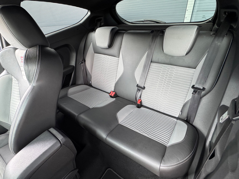 Ford Fiesta 1.6 ST2 / Nw Riem / Recaro / Led — photo 7