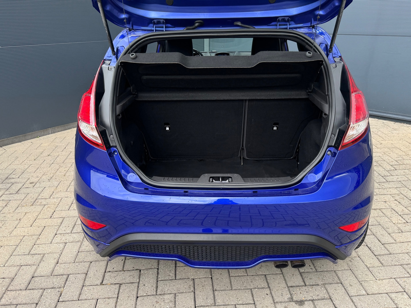 Ford Fiesta 1.6 ST2 / Nw Riem / Recaro / Led — photo 15