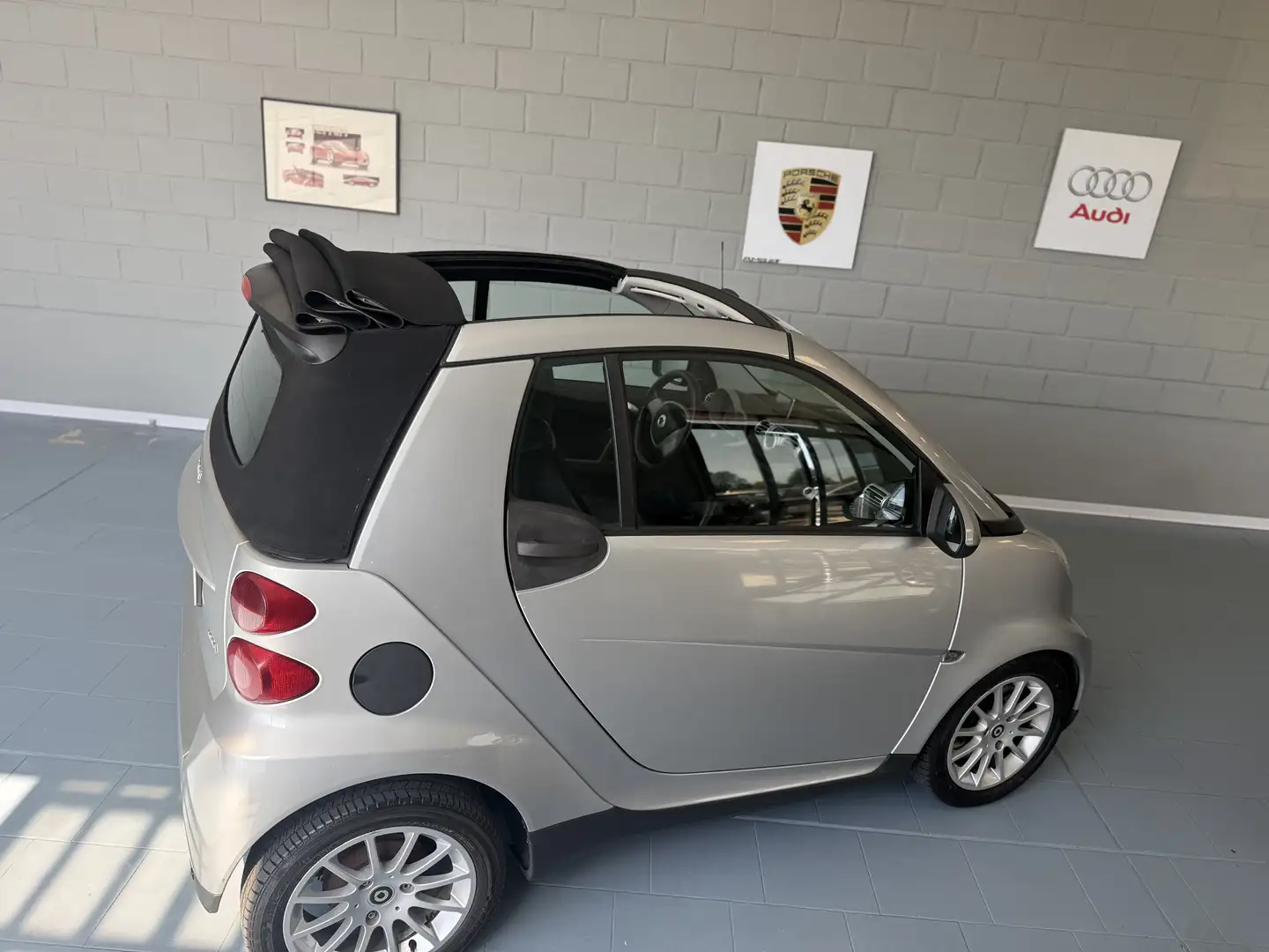 smart forTwo Cabrio 1.0 Pulse 71cv Grigio - 2
