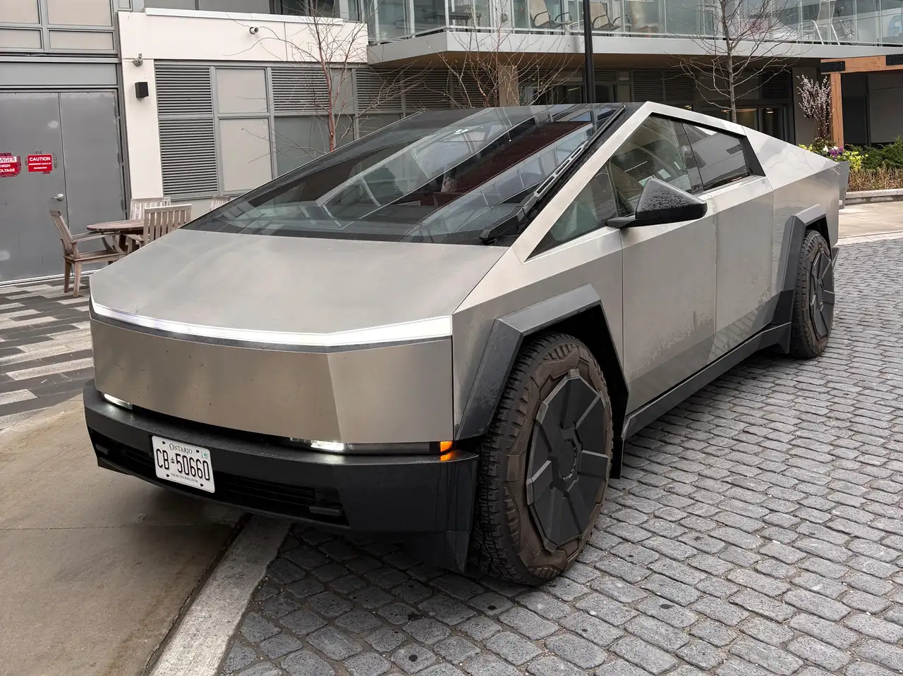 Tesla Cybertruck снимка Tesla Cybertruck