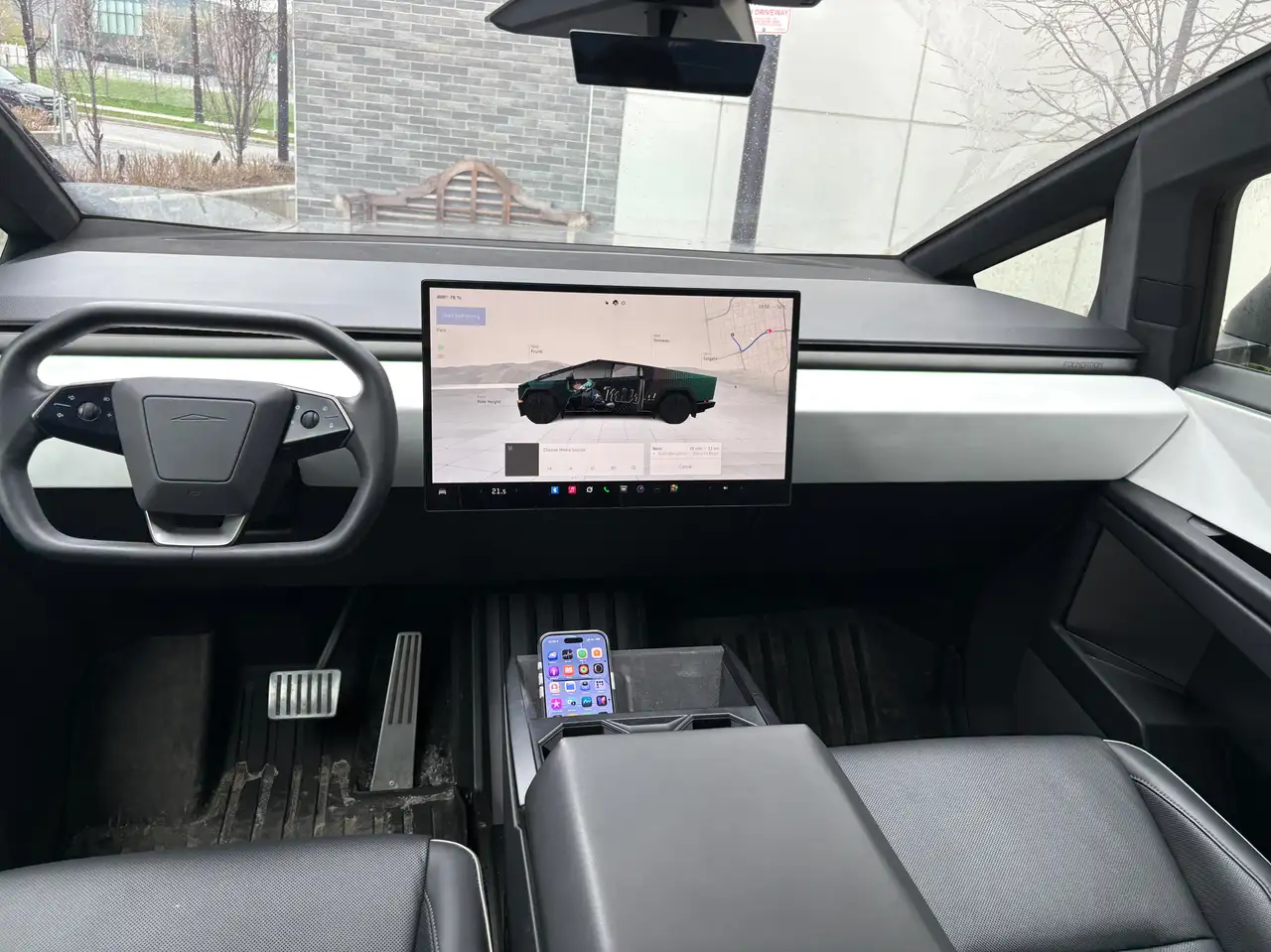 Tesla Cybertruck снимка Tesla Cybertruck
