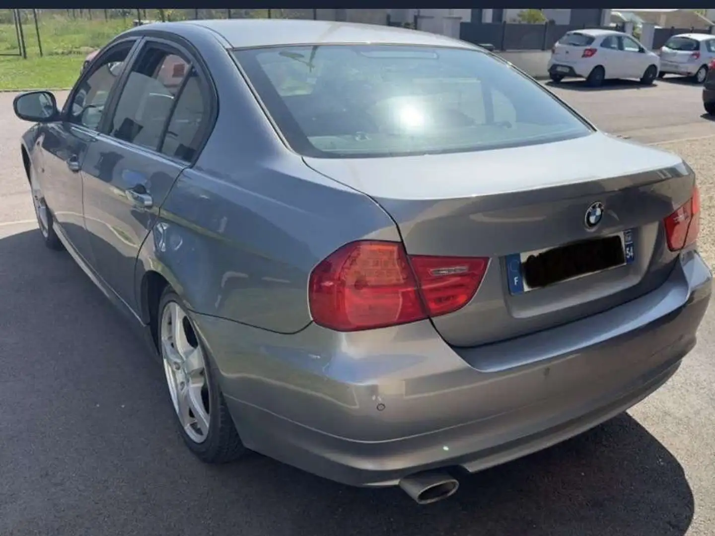BMW 318 318d 143 ch Confort A Gris - 2