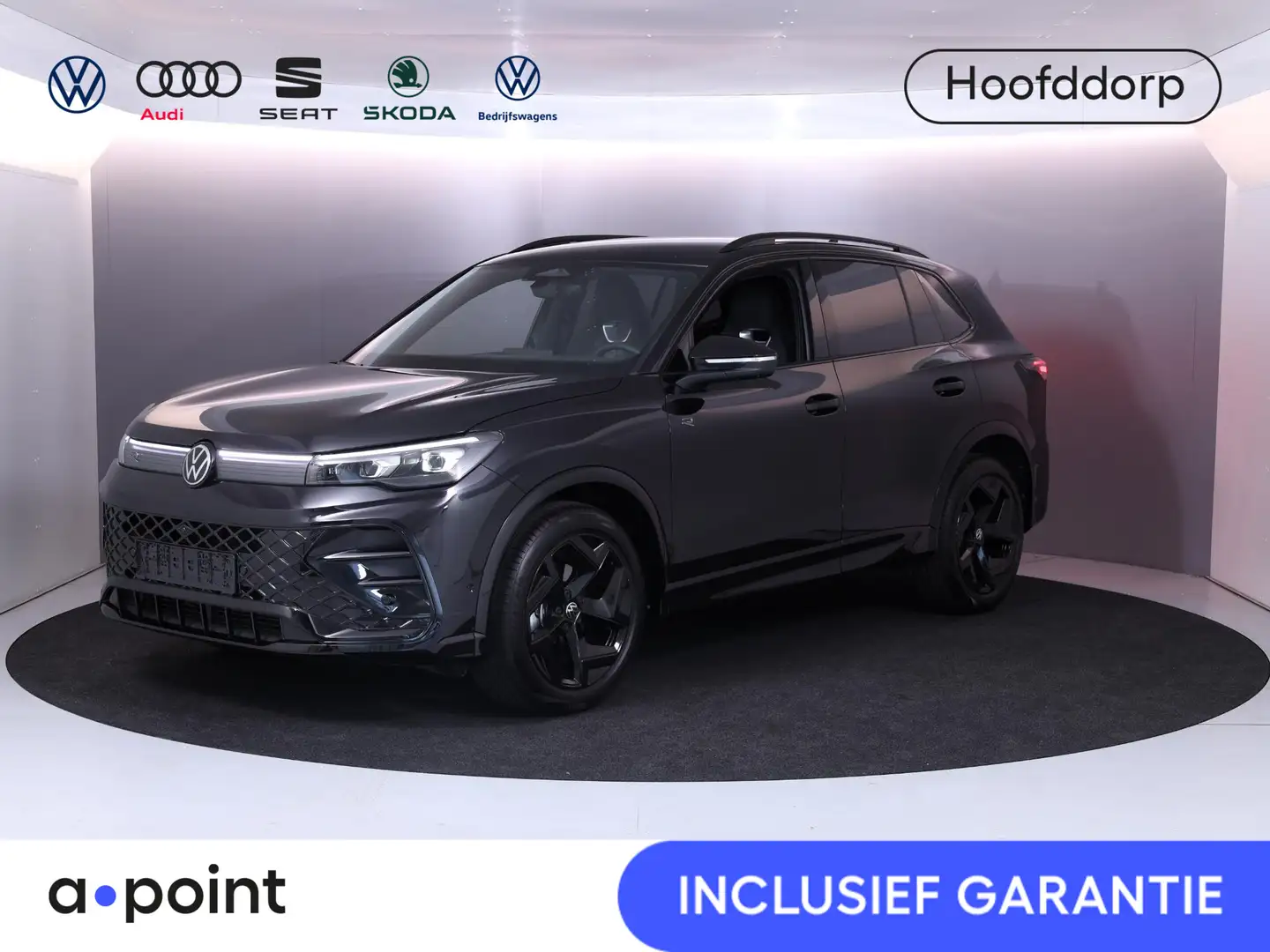 Volkswagen Tiguan 1.5 eTSI R-Line Edition 150 pk Automaat (DSG) | Na Zwart - 1