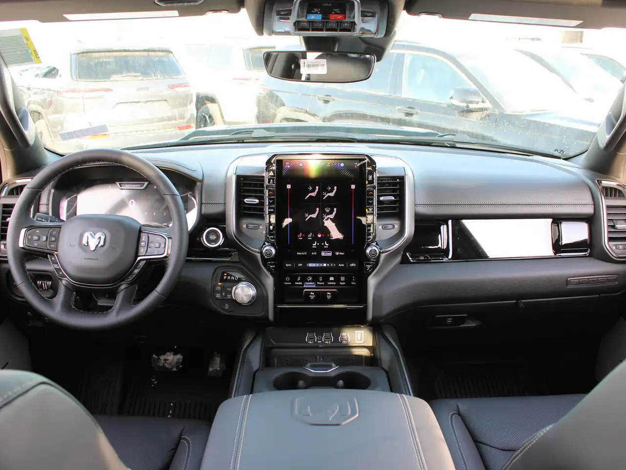 RAM 1500 снимка RAM 1500