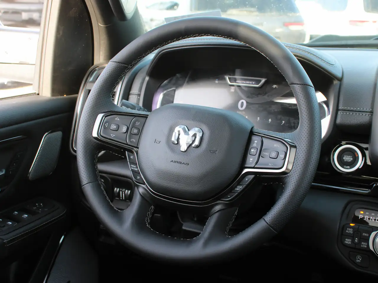 RAM 1500 снимка RAM 1500