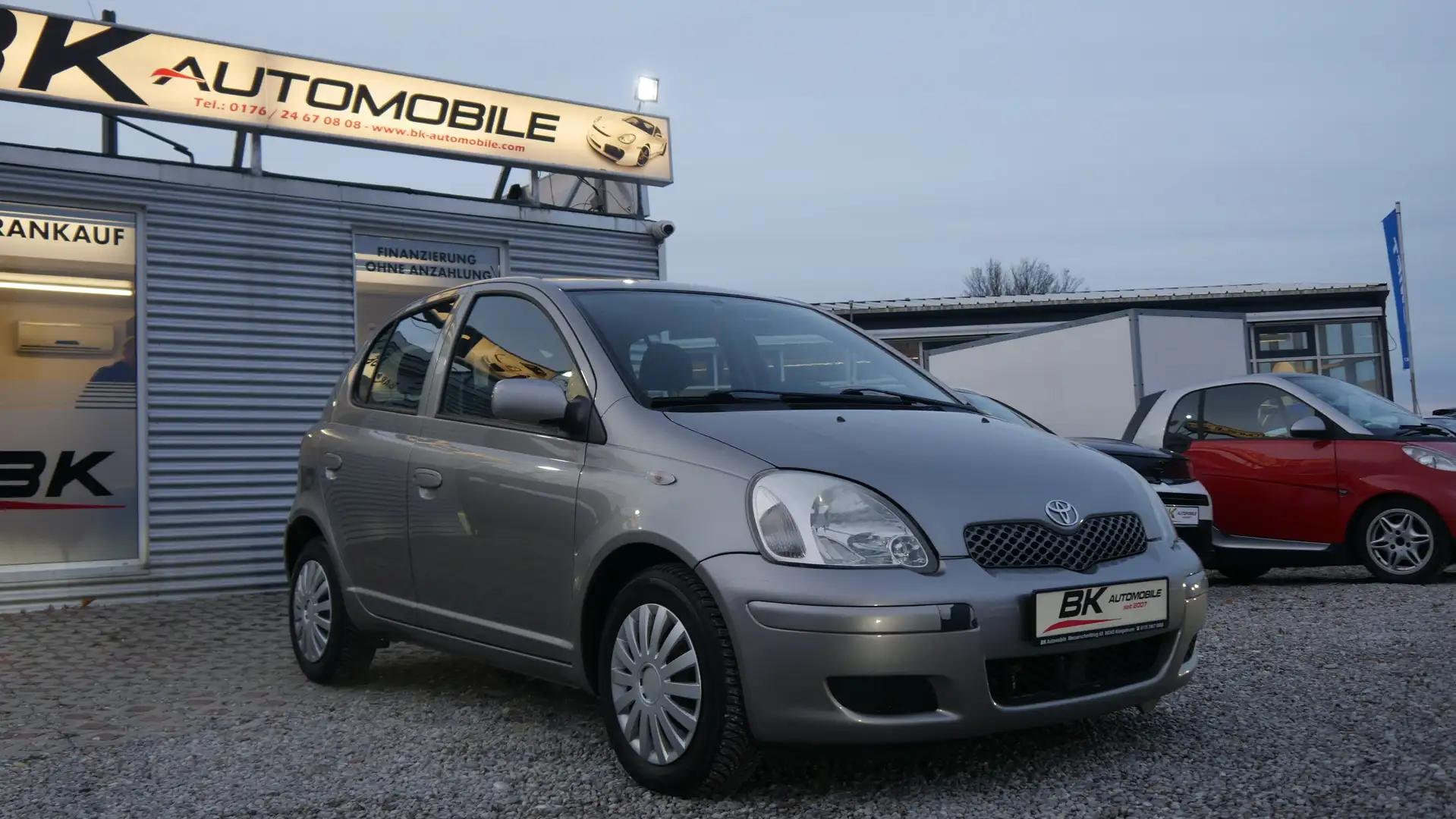 Toyota Yaris 1.3 Automatikgetriebe Allwetterr TÜV Neu Klima Gris - 1