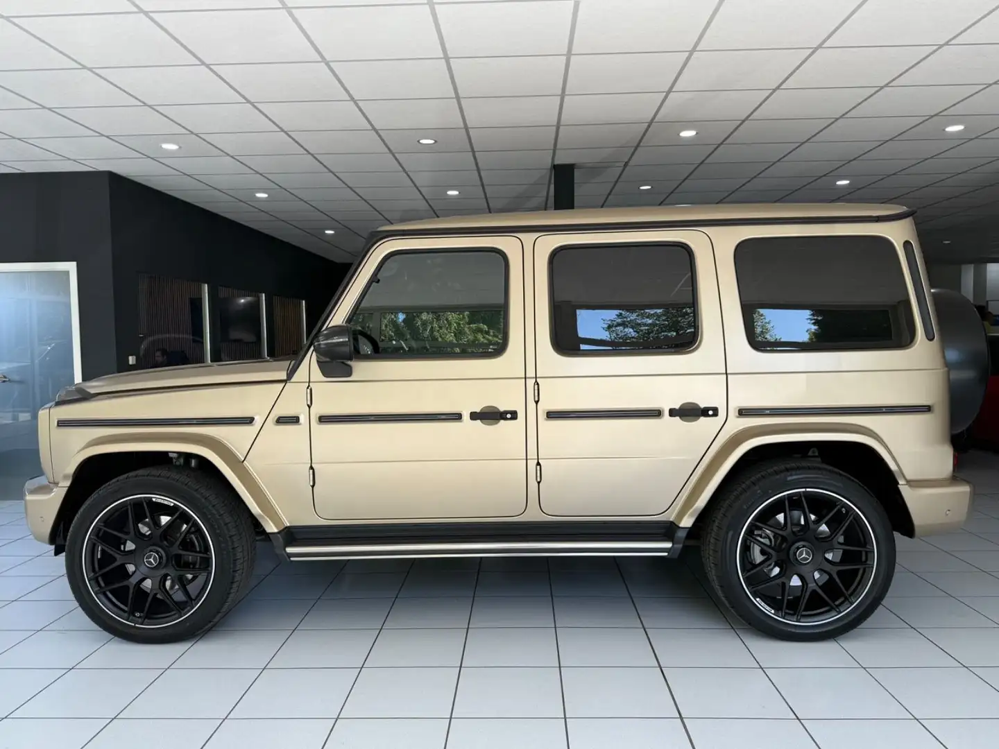 Mercedes-Benz G 400 d AMG *SUPERIOR*BURM*360°*MULTI*NIGHT*MAGNO Or - 2