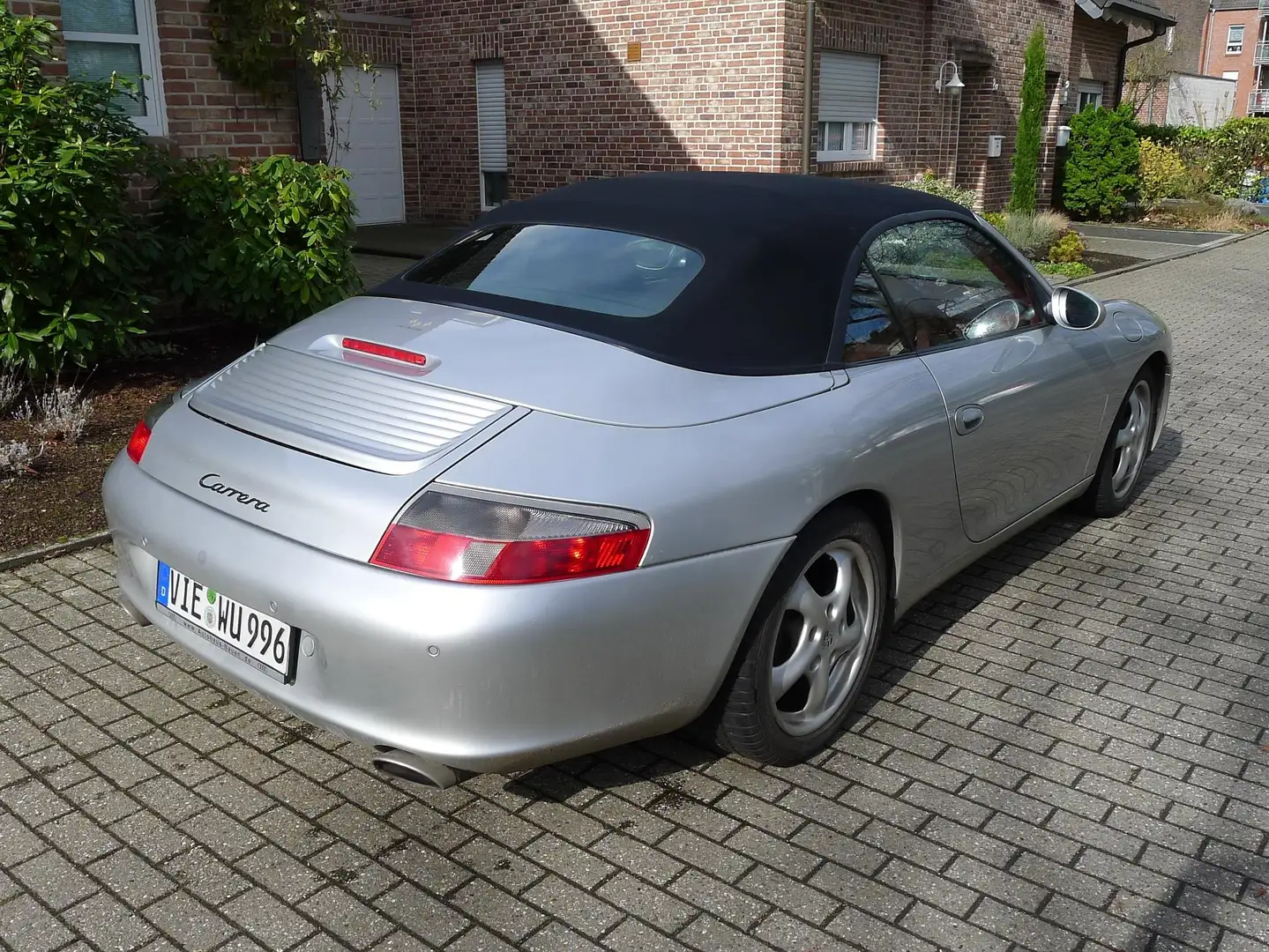 Porsche 996 911 Carrera Cabrio Silber - 2