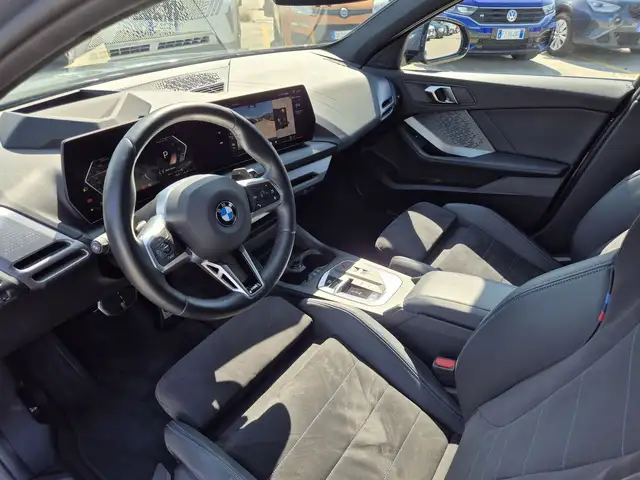 BMW 1 Series view 6