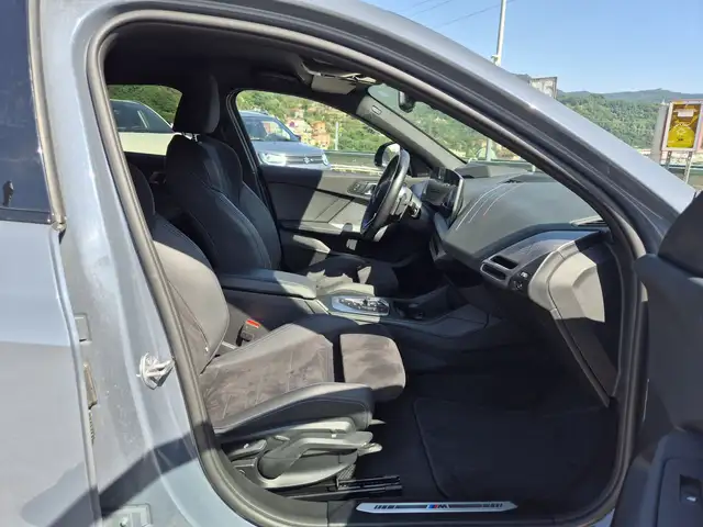 BMW 1 Series view 9