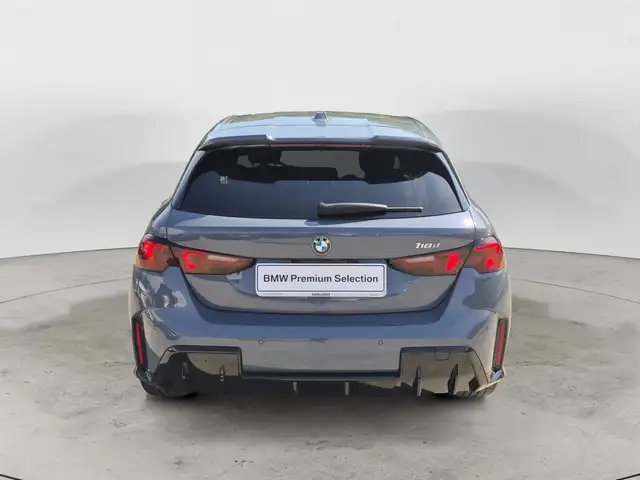 BMW 1 Series view 3