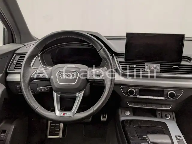 Audi Q5 view 7