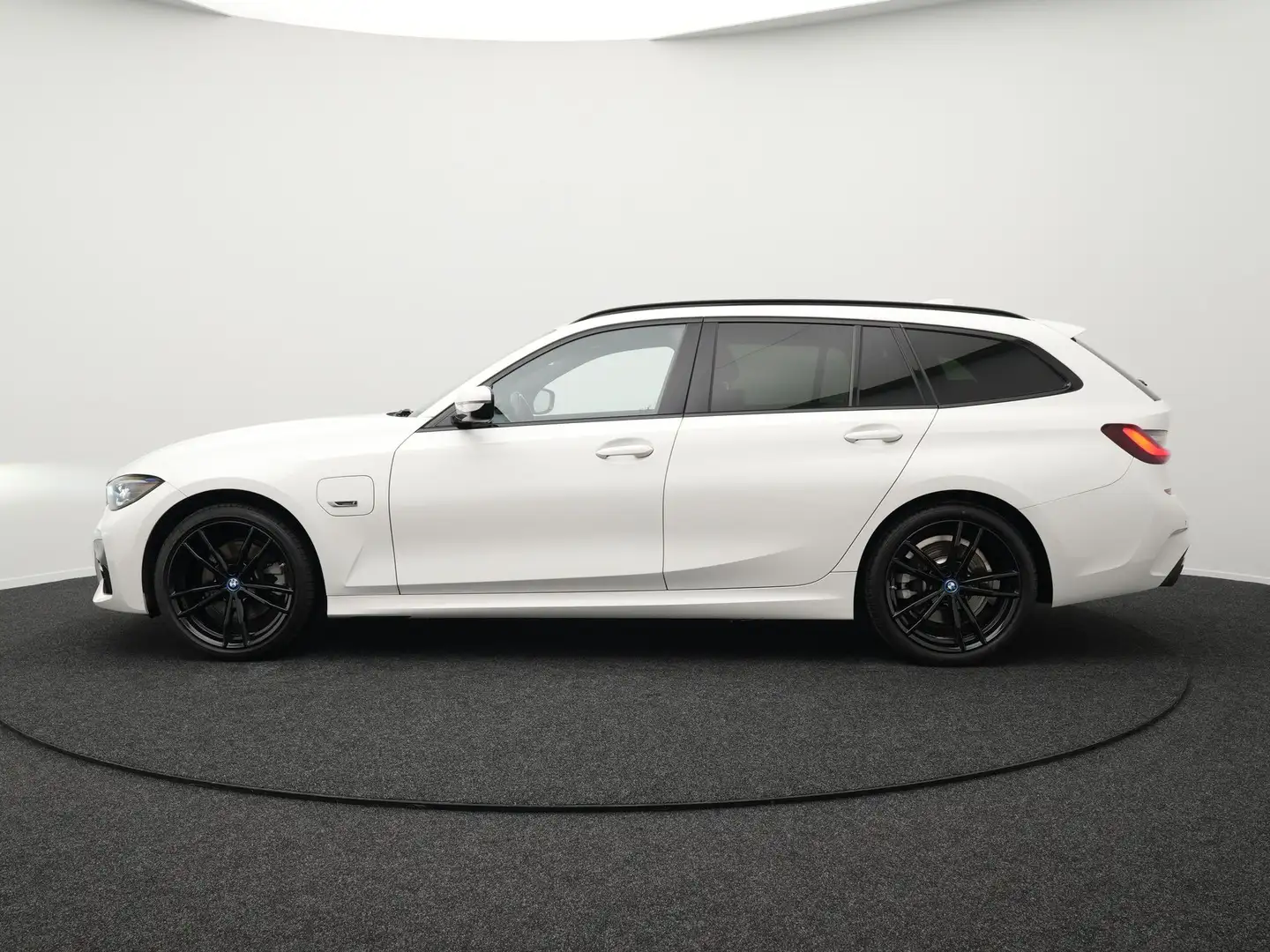 BMW 320 3-serie Touring 320e M Sport Shadow Plug In Hybrid Wit - 2
