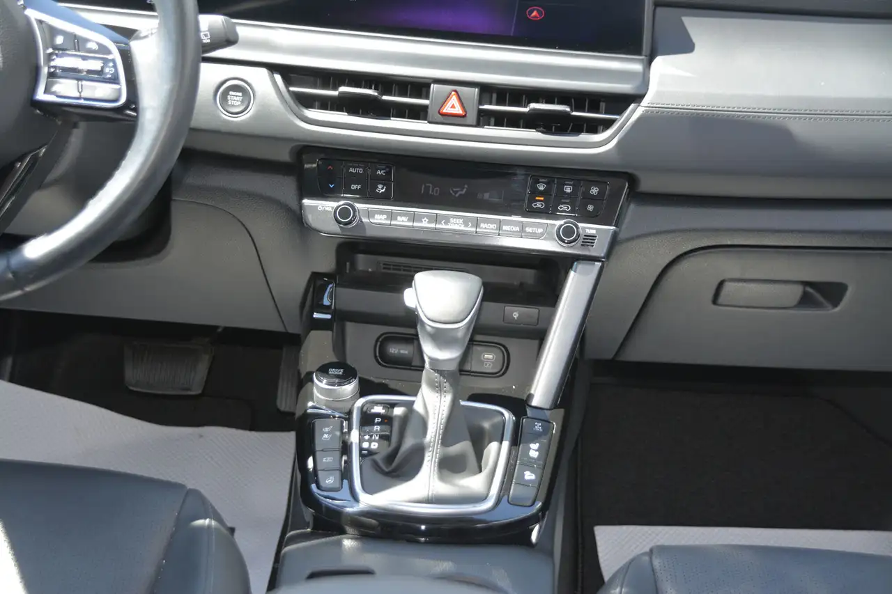 Kia Seltos снимка Kia Seltos