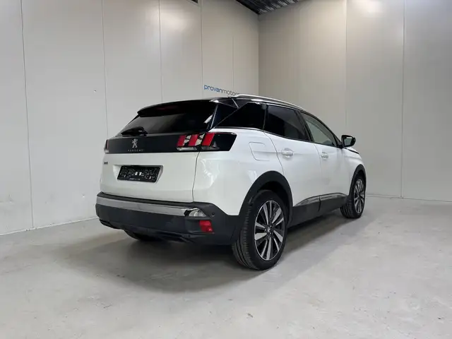 Peugeot 3008 view 3