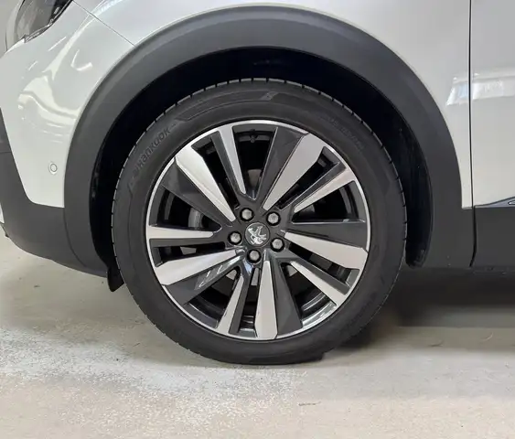 Peugeot 3008 view 7